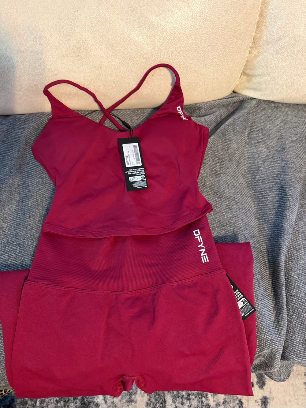 DFYNE Women's Berry Seamless Leggings & Tank Set